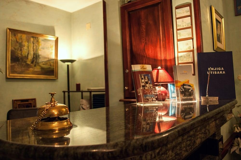 维拉力士酒店 布德瓦 外观 照片